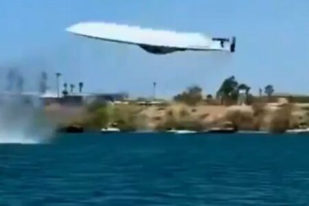 Lancha capota na tentativa de quebrar recorde de velocidade (Foto: Reprodução)