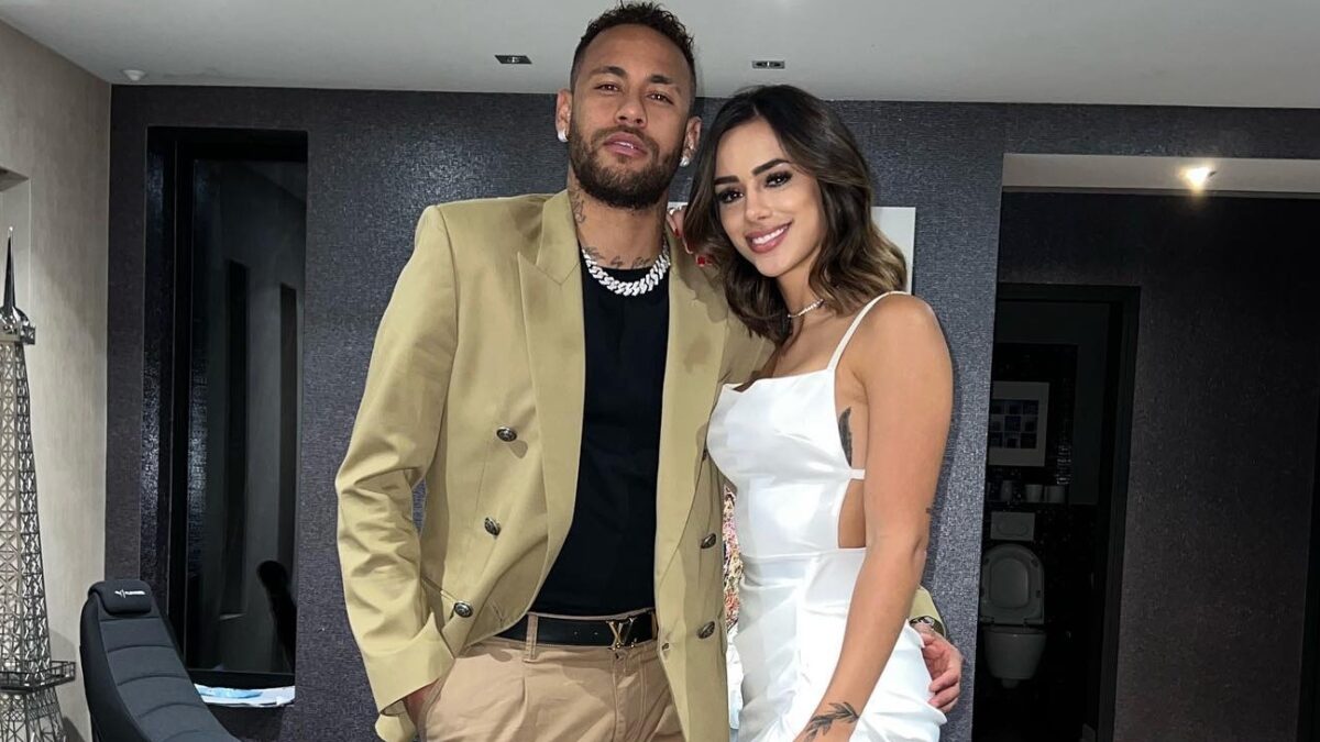 Neymar e Bruna Biancardi realizam culto após mais uma suposta traição do jogador Reunião contou com louvor e oração