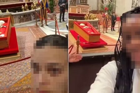 Fiéis são criticados por tirar selfies diante do caixão de Papa Francisco "Foi triste ver um comportamento desrespeitoso", declarou devoto