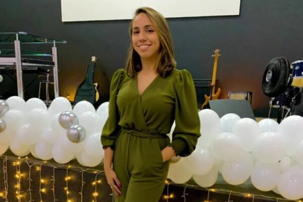 Ana Flávia Abreu tinha 26 anos, era casada e dona de uma loja de moda cristã (Foto: Reprodução/Redes Sociais)
