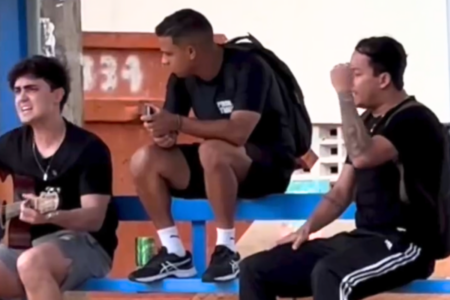 PH e Michel fazem pegadinha em ponto de ônibus de Goiânia (Foto: Reprodução)