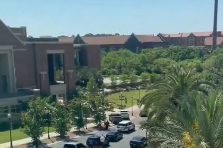 Tiroteio em universidade na Flórida deixa um morto e vários feridos; suspeito é preso