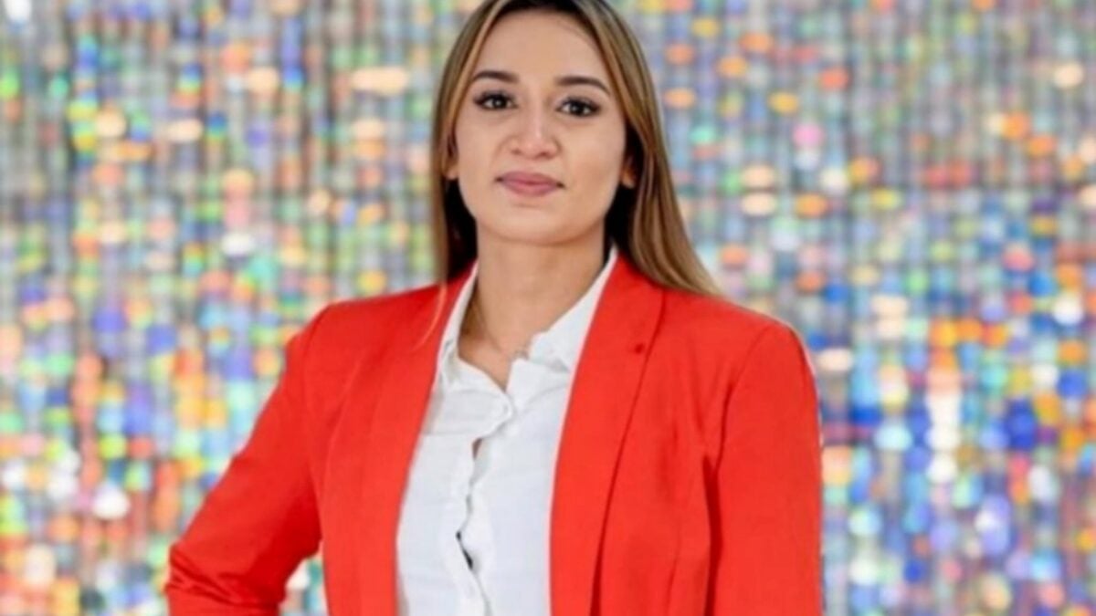 A imagem mostra a mulher que morreu após forte infecção na garganta