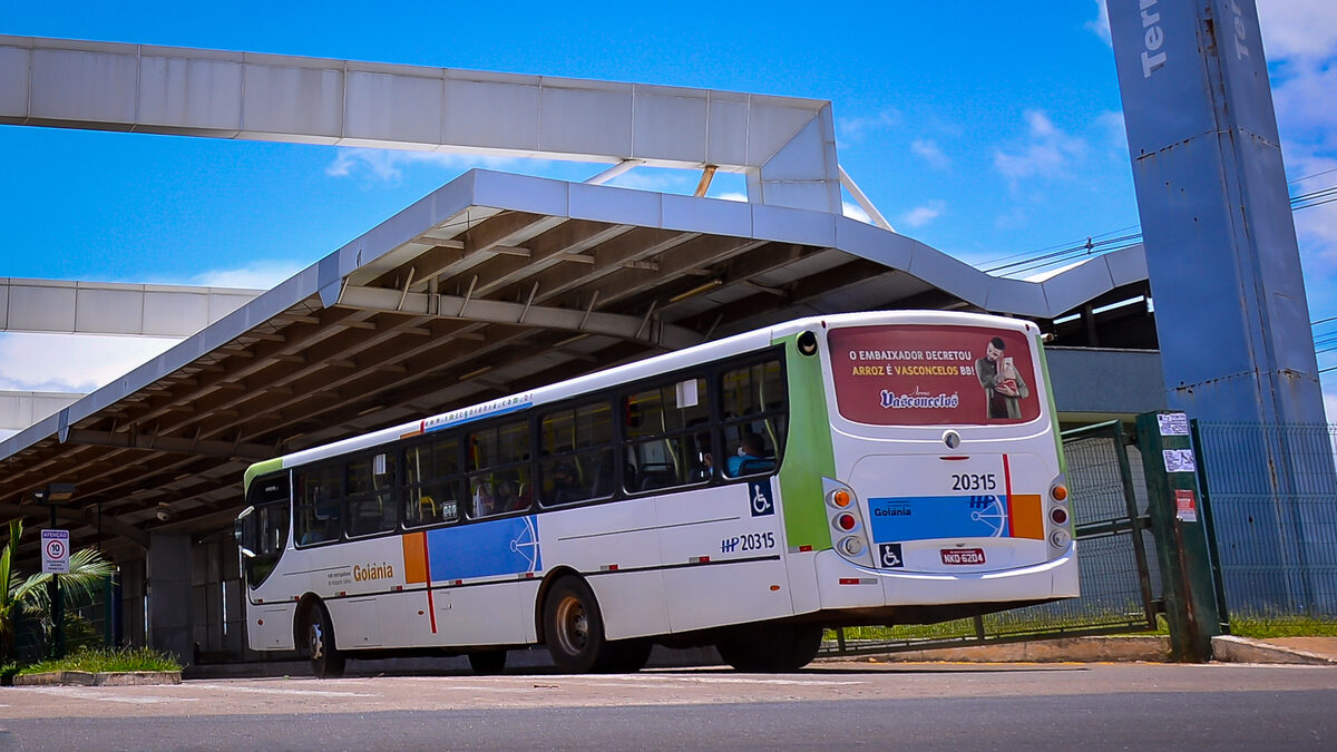 Terminal de ônibus em Goiânia (Foto: Jucimar de Sousa)