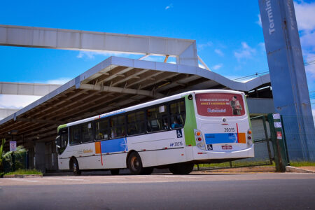 Terminal de ônibus em Goiânia (Foto: Jucimar de Sousa)