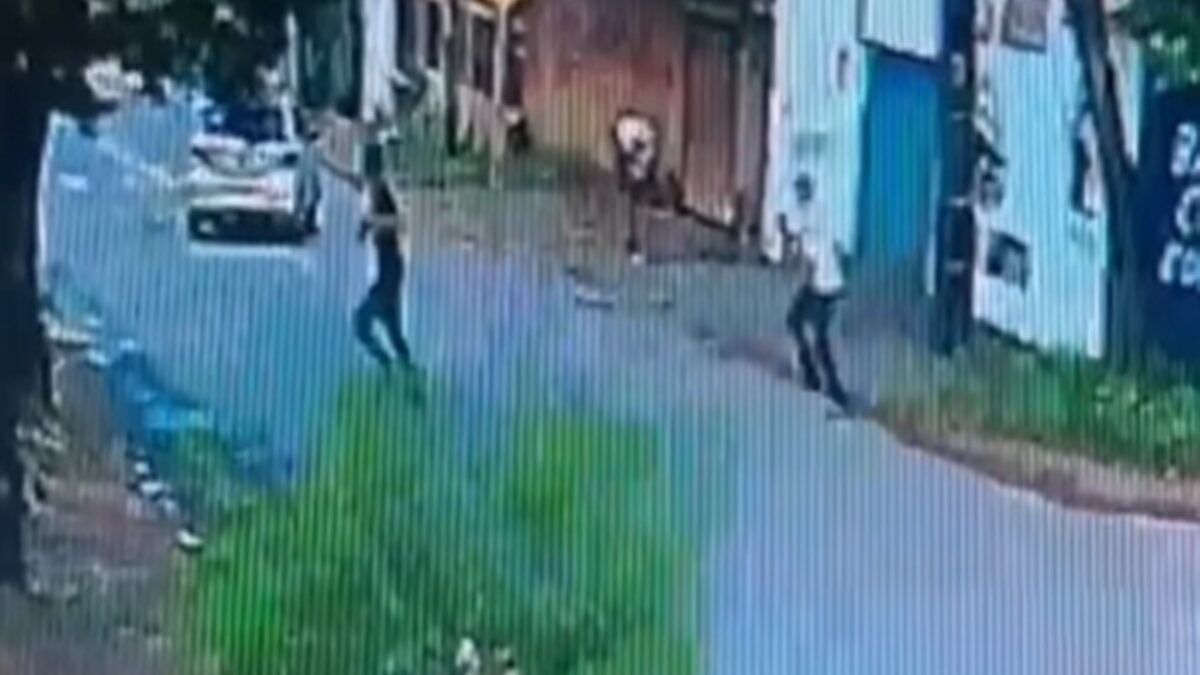 “Agredimos e levamos o carro para revender as peças”, diz menor que roubou professora