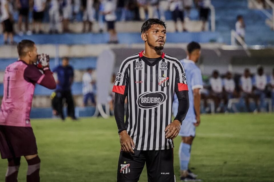 Igor Cássio, atacante do Anápolis