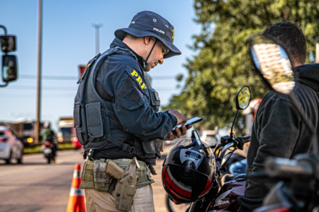 Em 2024, durante a Semana Santa, a PRF registrou 193 autuações por não uso do cinto (Foto: PRF)