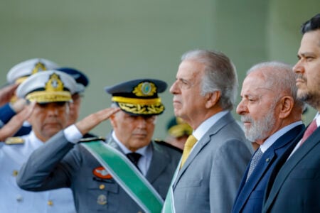 Presidente Lula em cerimõnia com as Forças Armadas (Foto: Divulgação)