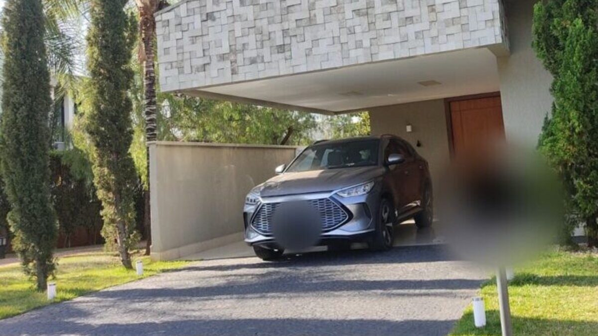 500 donos de carros elétricos são investigados por fraudes de R$ 3 milhões no IPVA em Goiás