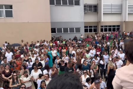 Servidores da Educação de Aparecida entram em greve nesta terça (29)