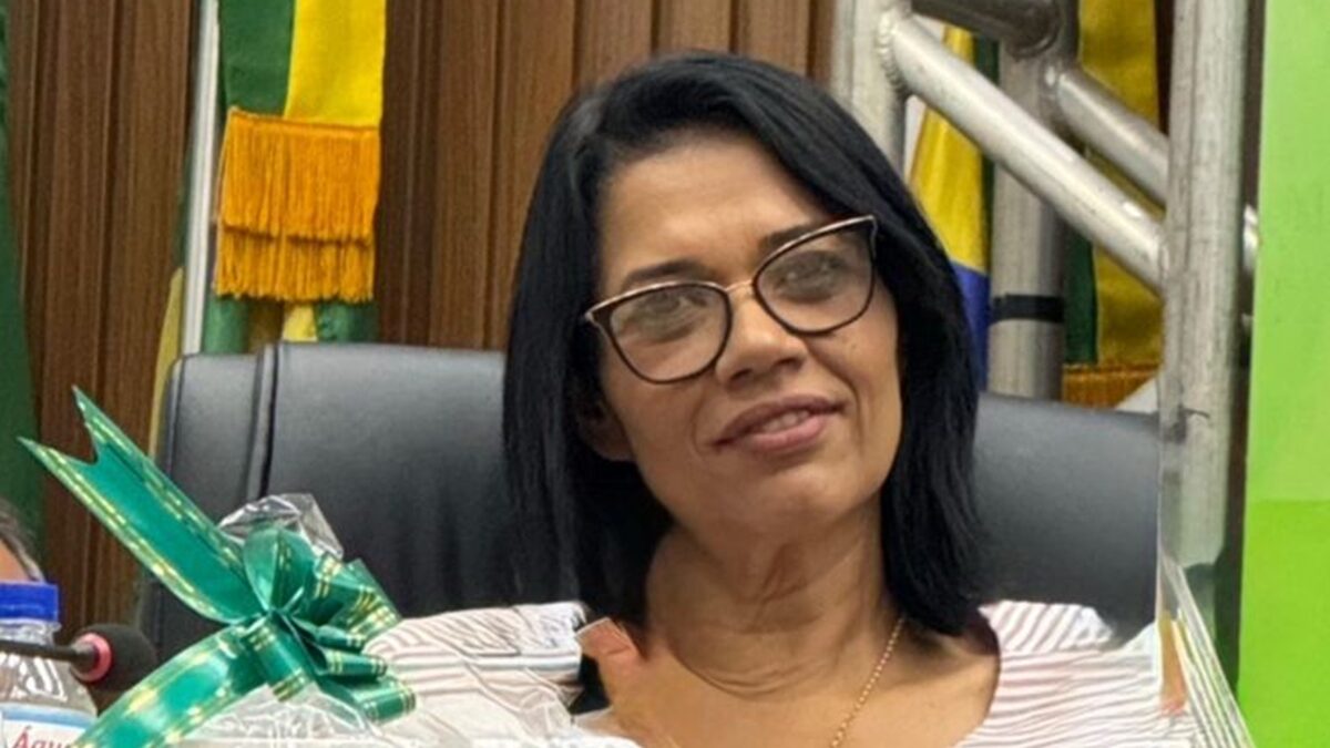 Prefeita de Santa Tereza diz que situação de máquina apreendida estava regular
