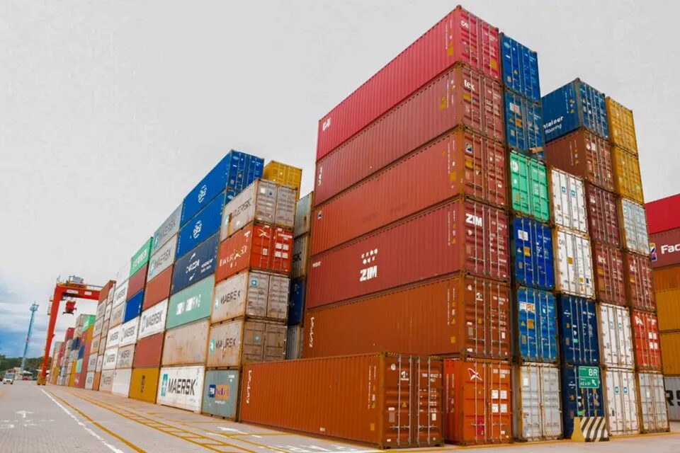 Balança comercial tem superávit de US$ 8,15 bilhões em abril