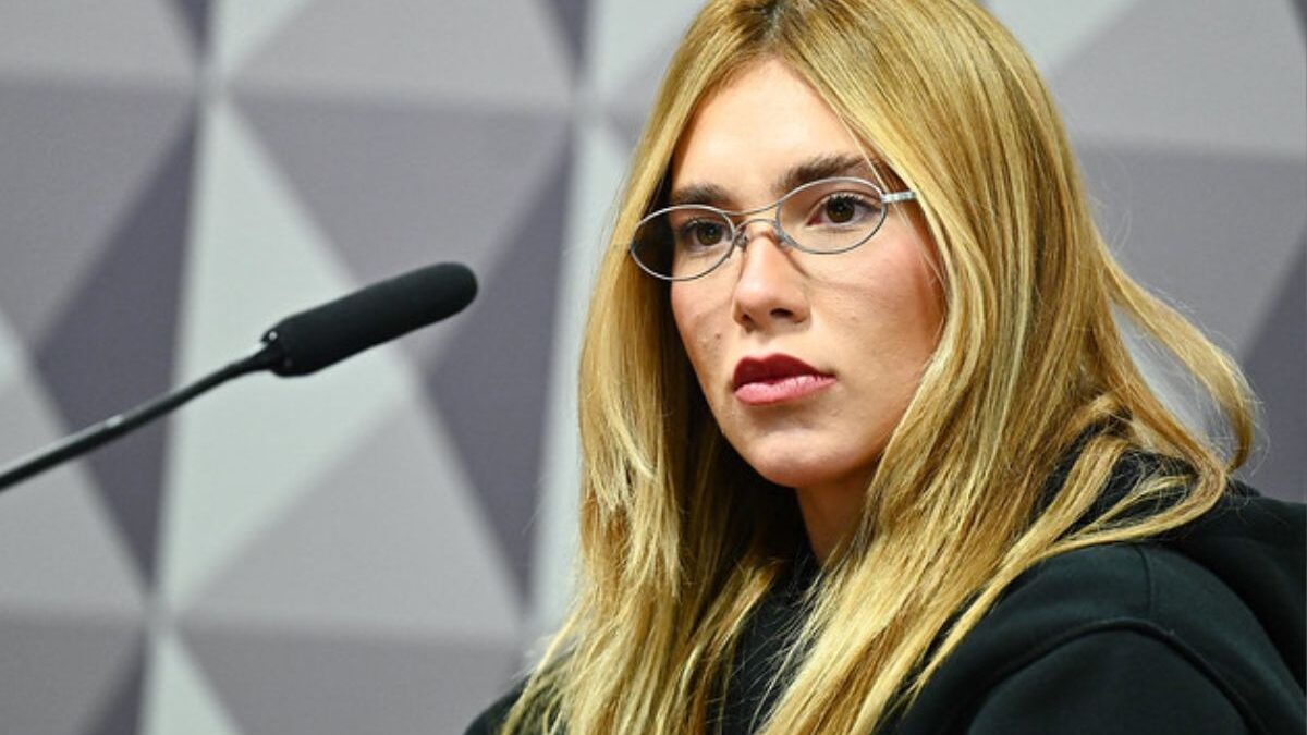Influenciadora Virginia Fonseca no Senado (Foto: Divulgação)