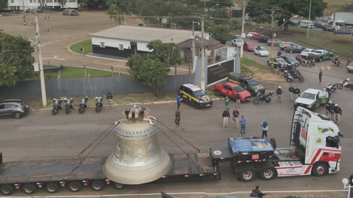 Maior sino do mundo chega a Goiânia (Foto: Reprodução/@giovani_drones)