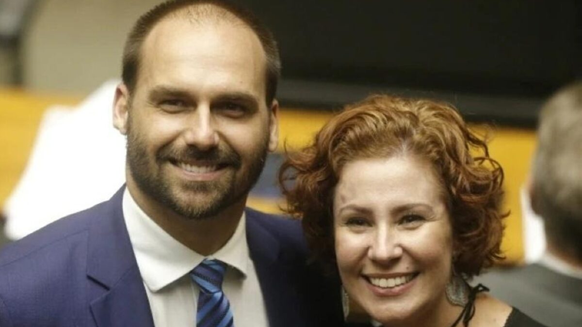 Deputado disse que vai lutar para acabar com esse estado Eduardo Bolsonaro fala sobre condenação de Carla Zambelli