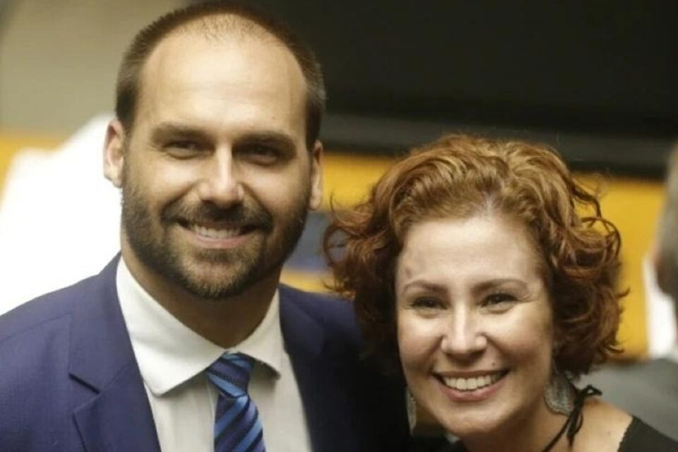 Deputado disse que vai lutar para acabar com esse estado Eduardo Bolsonaro fala sobre condenação de Carla Zambelli
