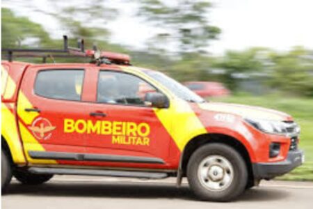 O suspeito foi confrontado após ameaçar a amiga da ex na tarde de ontem (Foto: Bombeiros)