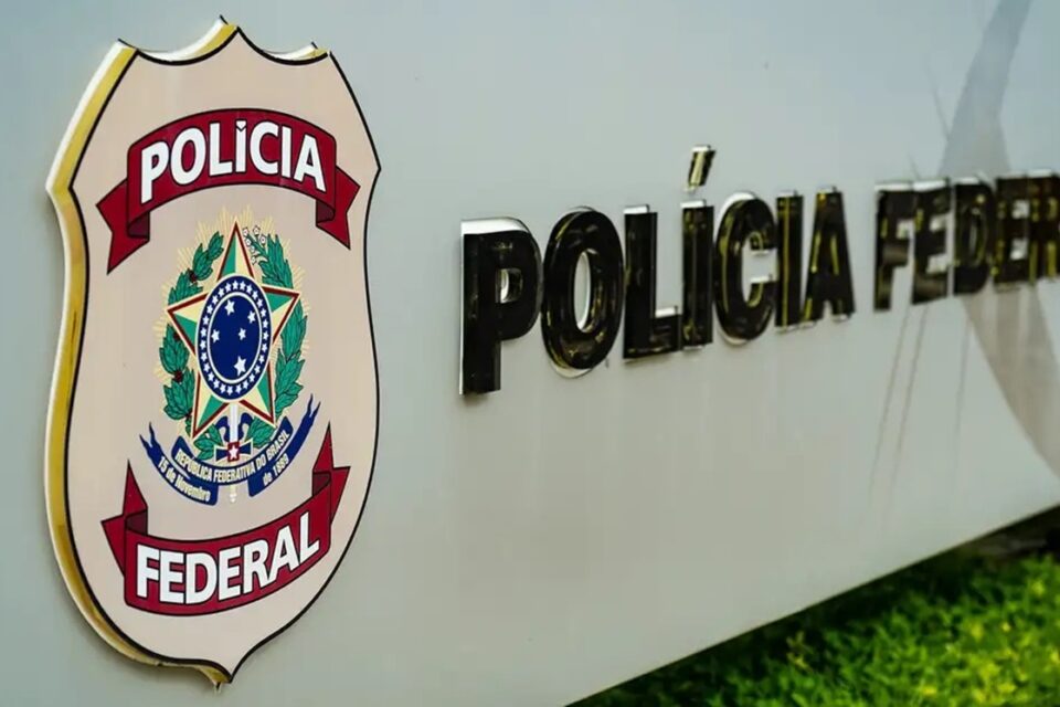 Polícia Federal abre concurso com mais de mil vagas; veja salários Cargos são para agente federal, escrivão, delegado e mais
