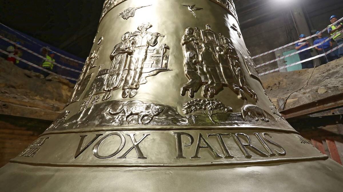 Sino Vox Patris chega ao Brasil e inicia trajeto rumo a Trindade para Romaria 2025