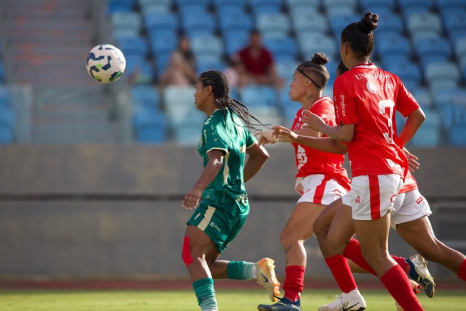 Jogo entre Vila Nova e Atlético-PI, pela Copa do Brasil Feminina