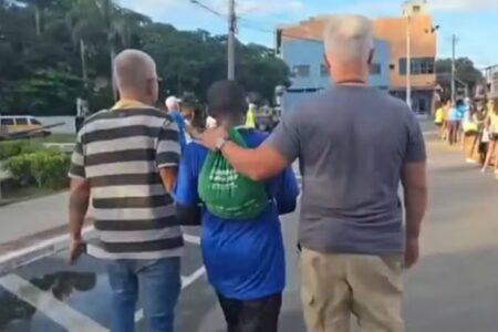 Homem é preso após cruzar linha de chegada de corrida no Espírito Santo; veja o motivo Cosmo Ferreira tinha completado um percurso de 7 km