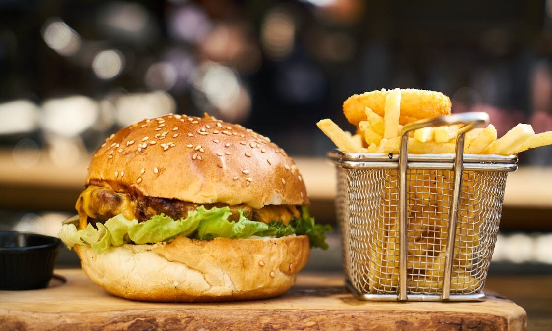 Restaurante realiza noite de pit dog em Goiânia nesta quinta-feira