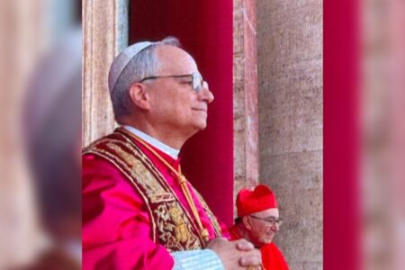 Novo papa revela motivo da escolha do nome Leão 14; confira Americano Robert Prevost explicou sua escolha na manhã deste sábado (10)