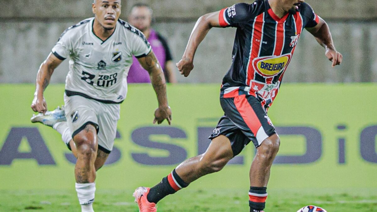 Anápolis sai atras no placar, consegue a virada, mas sofre o empate no final da partida