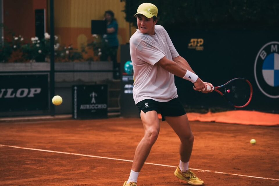 João Fonseca durante treino para Roland Garros