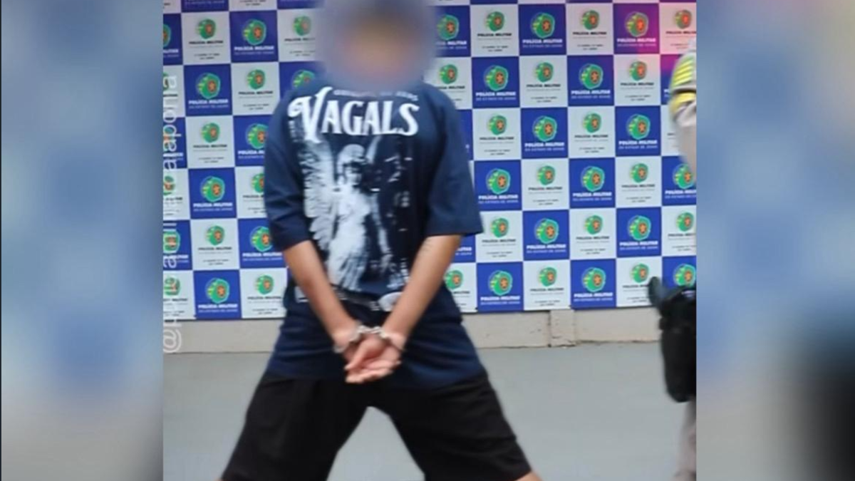Jovem preso por tráfico de drogas (Foto: Reprodução)