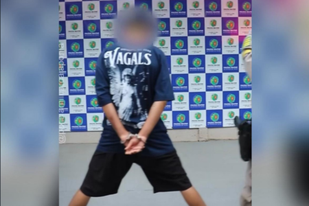 Jovem preso por tráfico de drogas (Foto: Reprodução)