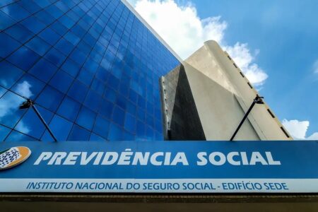 Vítimas de desconto indevido serão ressarcidas até 31 de dezembro, diz presidente do INSS