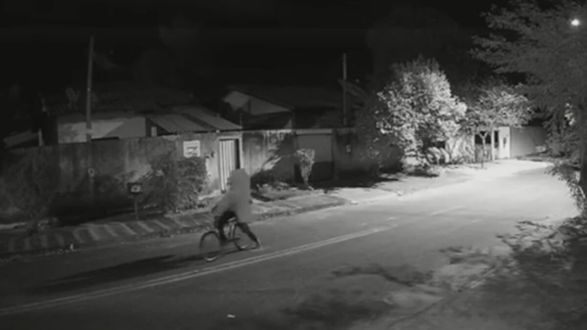 Homem usa bicicleta para furtar móveis e eletrodomésticos em Caldas Novas