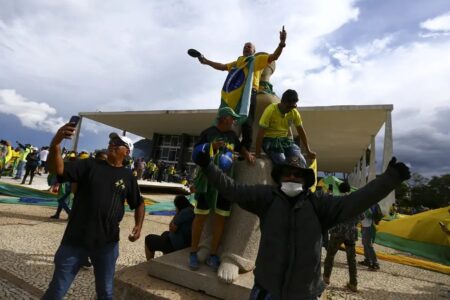 Com urgência parada, PL agora admite comissão especial para projeto de anistia