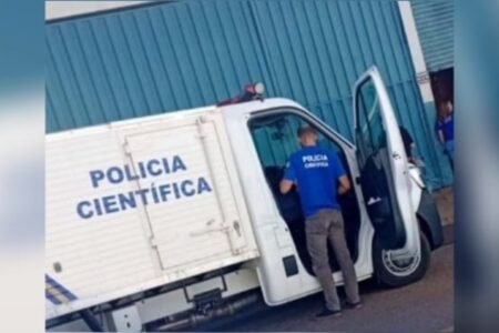 Imagem do caminhão da Polícia Técnico-Científica (PTC)