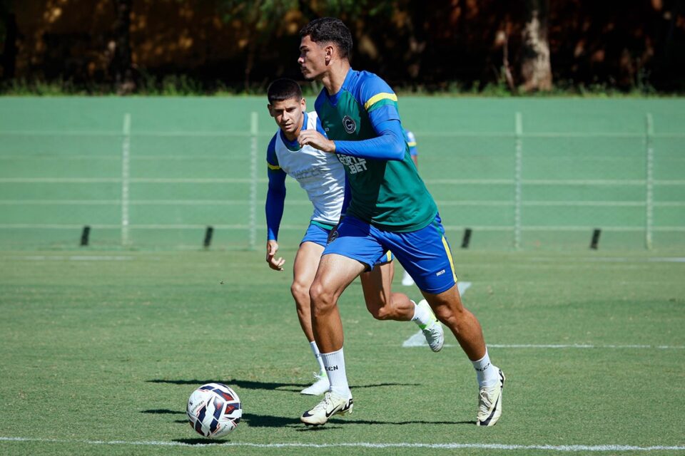 Anthony está na disputa pela titularidade do Goiás