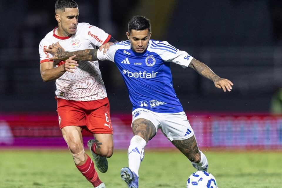 Dudu em partida pelo Cruzeiro
