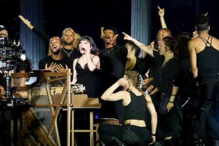 Lady Gaga durante ensaio no Rio (Foto: Agnews)