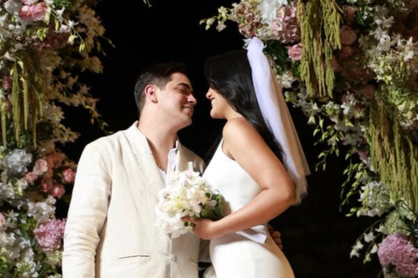 Natanzinho Lima e Karolly Rayssa se casam em cerimônia com presença de famosos