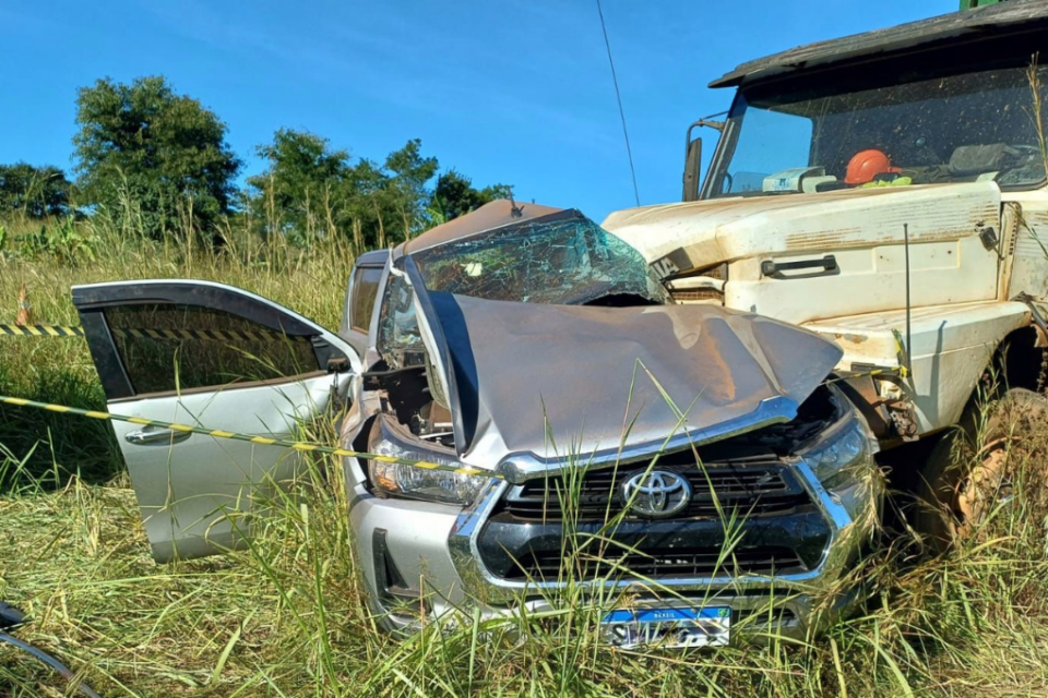 Casal de idosos morre em grave acidente envolvendo caminhonete e caminhão na BR-153, em Rialma