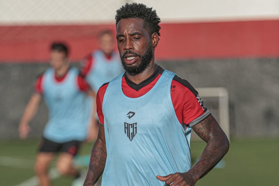 Guilherme Romão em treino no Atlético Goianiense