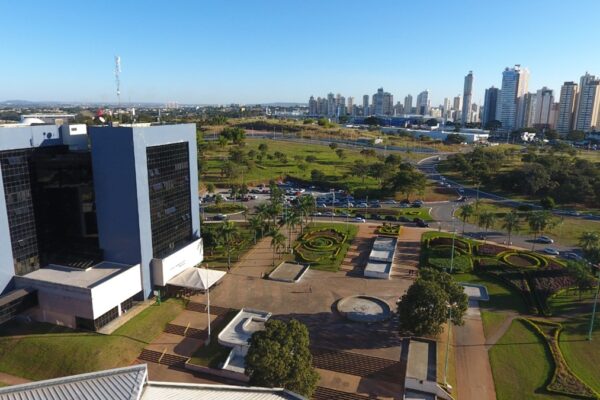 Vereadora aciona TCM para suspender prorrogação da calamidade financeira em Goiânia