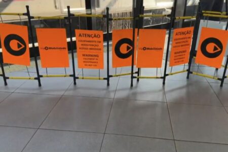 Morte trágica: passageiro fica preso entre porta e plataforma de trem em SP (Foto: Reprodução)