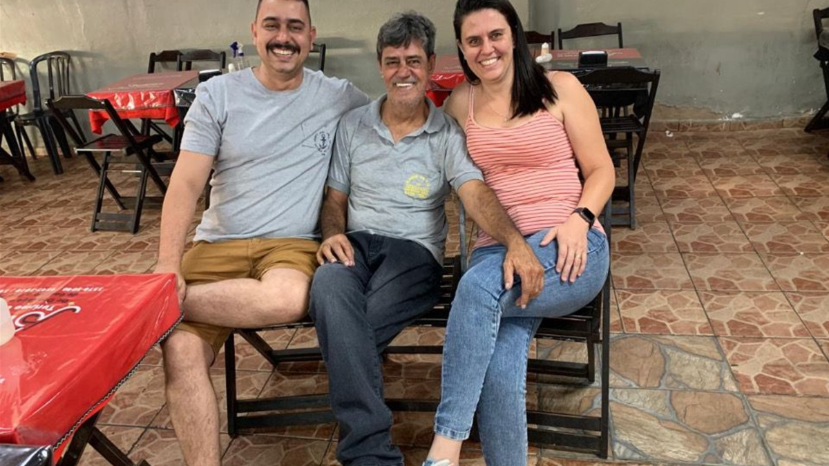 Sérgio Lino e os filhos (Foto: Reprodução)