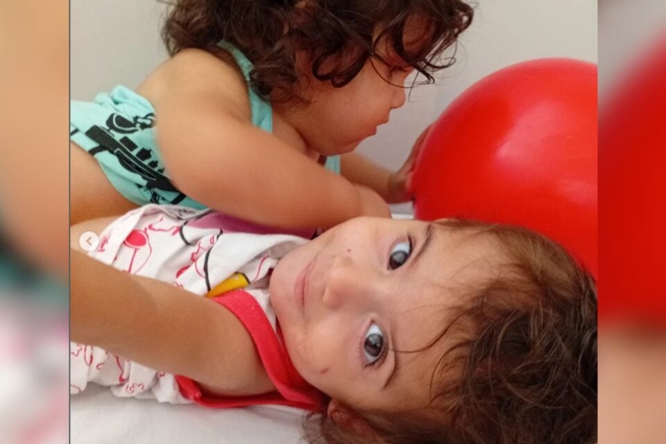 Hospital repete exame por resposta definitiva sobre morte de gêmea siamesa Kiraz, em Goiânia