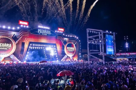 Cambistas vendem ingressos para a Pecuária de Goiânia, que tem entrada gratuita Venda ilegal para evento gratuito