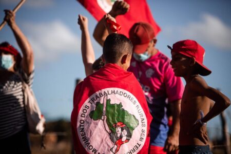 Correios e Movimento dos Trabalhadores Rurais Sem Terra (MST) fazem parceria; entenda Detalhes ainda estão sendo acertados