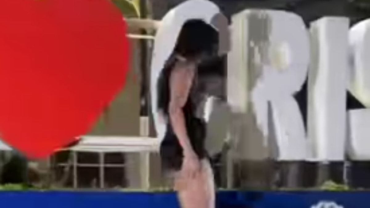 Mulher gravou vídeo polêmico em frente a letreiro de Cristalina (Foto: Reprodução)