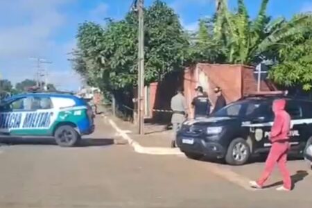 Homem que usava tornozeleira eletrônica é assassinado perto da cadeia de Anápolis João Vítor dos Santos Gomes foi morto na frente da esposa